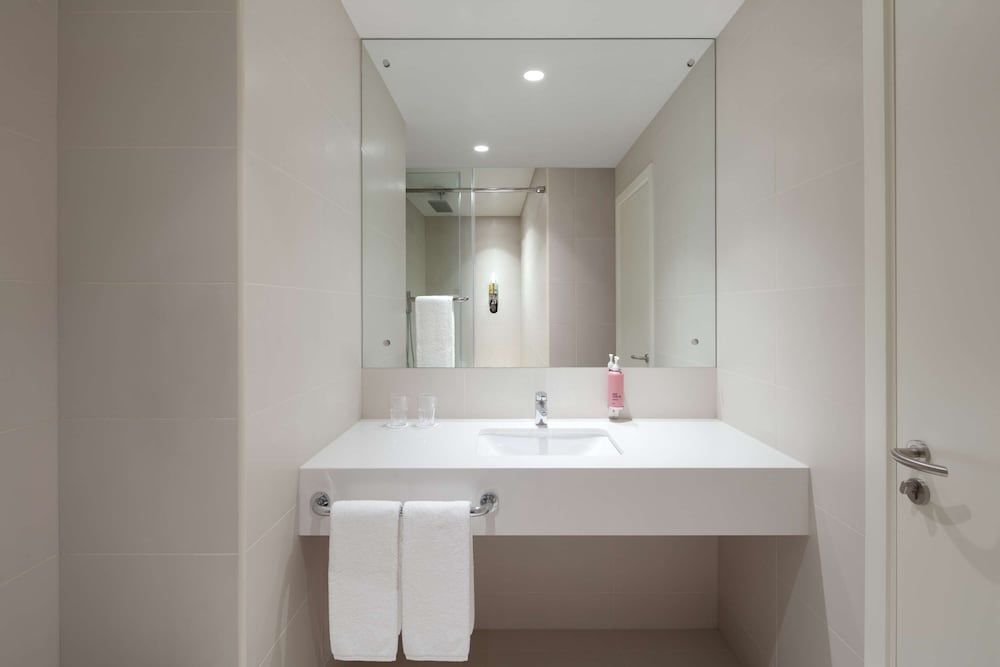 Rove La Mer Beach — Hotel rooms in Dubai