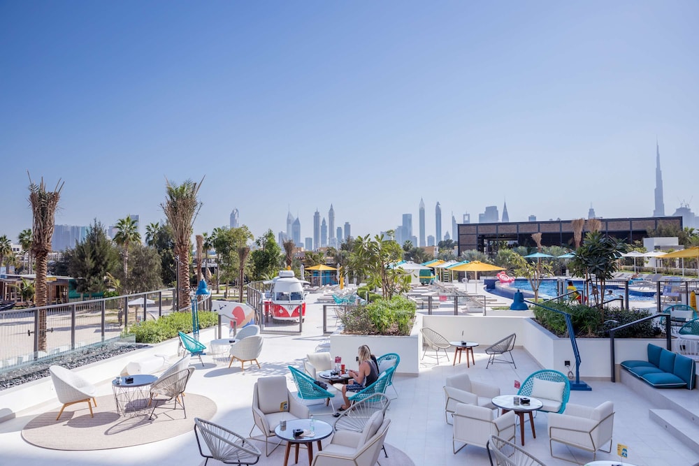 Rove La Mer Beach — Restaurant & bars in Dubai