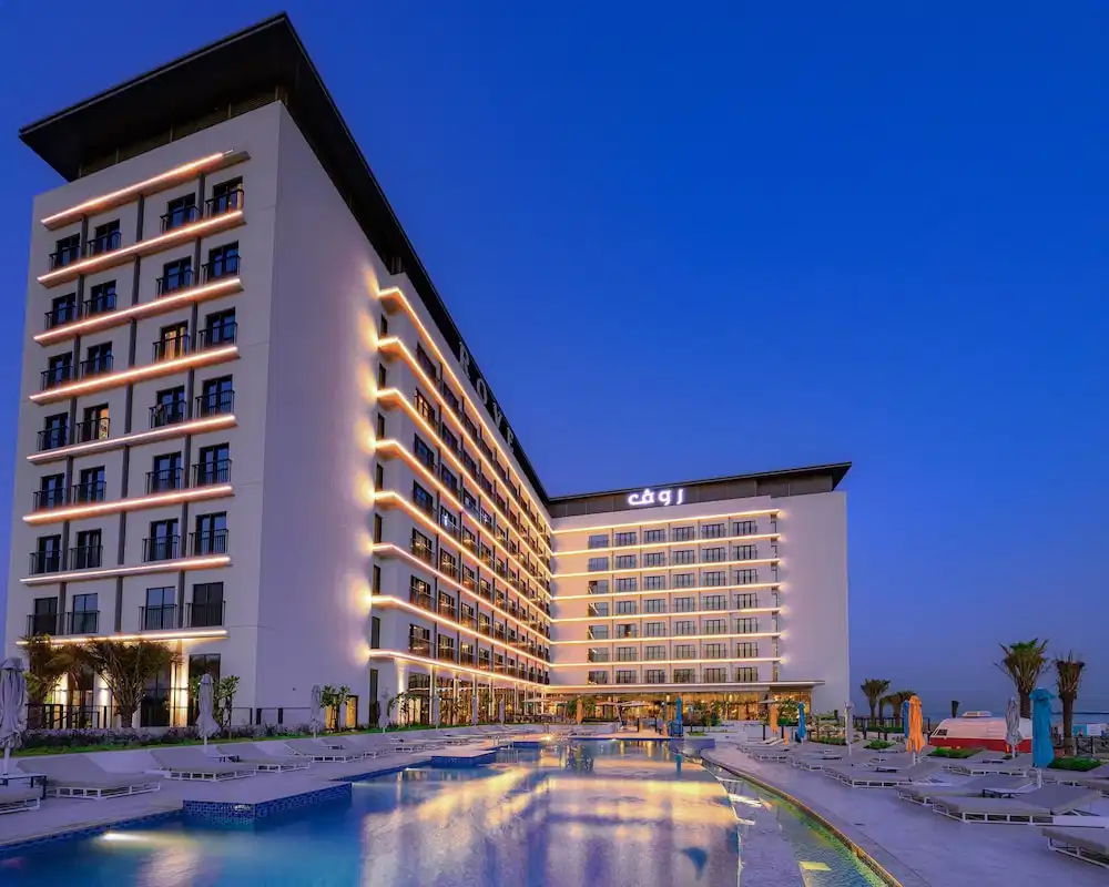 Rove La Mer Beach — Hotel building in Dubai