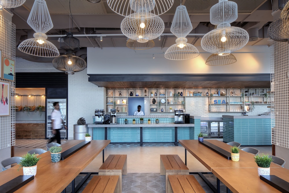 Rove La Mer Beach — Restaurant & bars in Dubai