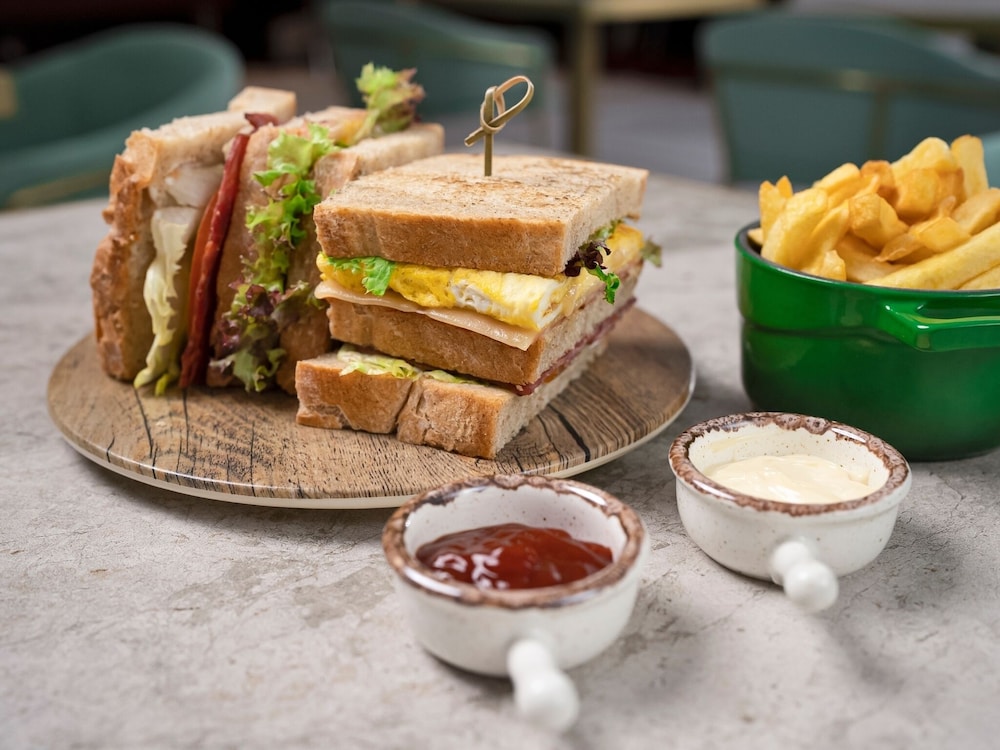 Ecos Dubai Hotel at Al Furjan — Restaurant & bars in Dubai