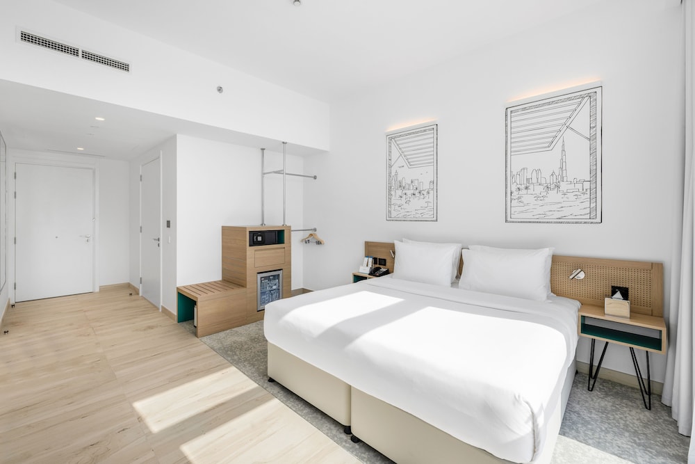 Ecos Dubai Hotel at Al Furjan — Hotel rooms in Dubai