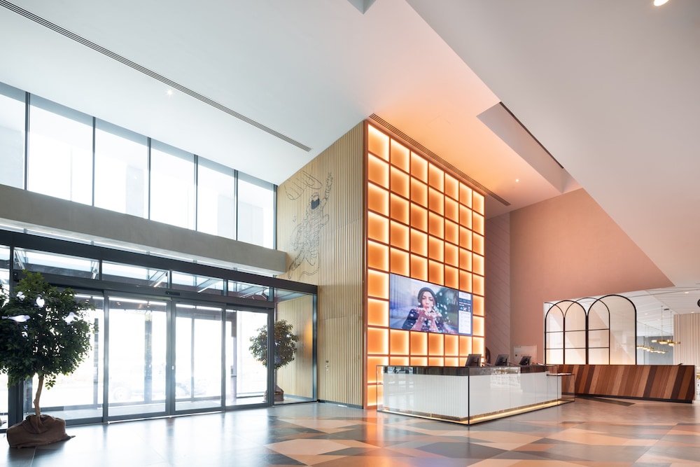 Ecos Dubai Hotel at Al Furjan — Hotel building in Dubai