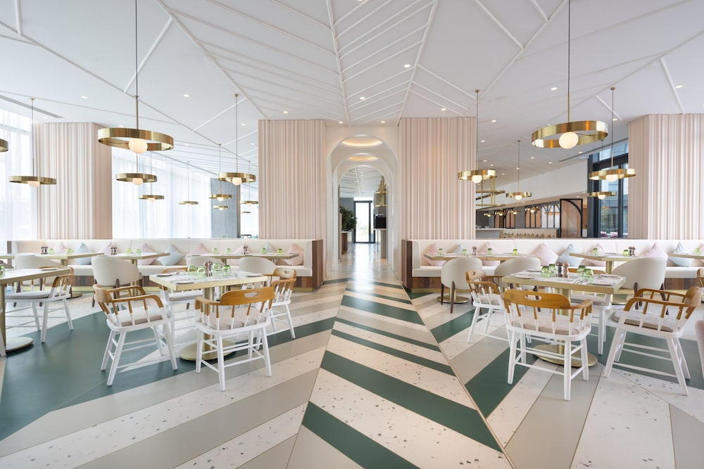 Ecos Dubai Hotel at Al Furjan — Restaurant & bars in Dubai
