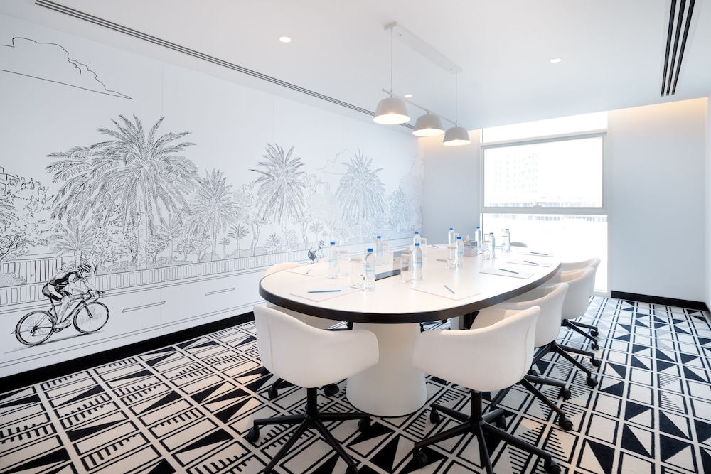 Ecos Dubai Hotel at Al Furjan — Hotel rooms in Dubai