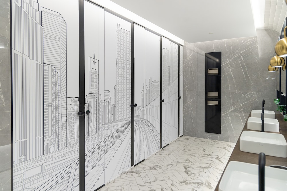 Ecos Dubai Hotel at Al Furjan — Hotel rooms in Dubai