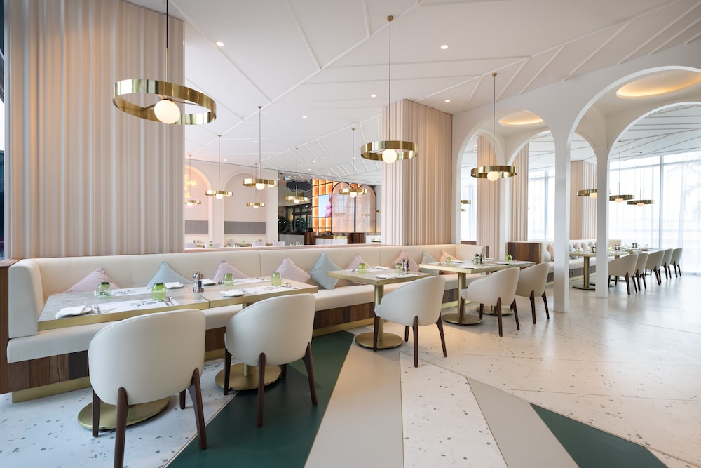 Ecos Dubai Hotel at Al Furjan — Restaurant & bars in Dubai