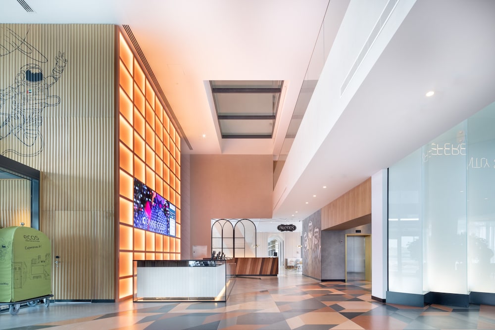 Ecos Dubai Hotel at Al Furjan — Hotel building in Dubai
