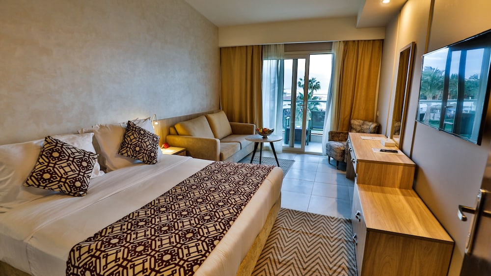 Amarina Abu Soma Resort & Aquapark — Hotel rooms in Safaga, Red Sea