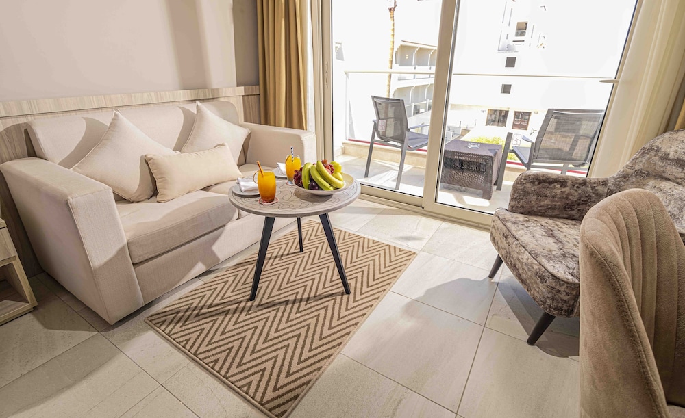 Amarina Abu Soma Resort & Aquapark — Hotel rooms in Safaga, Red Sea