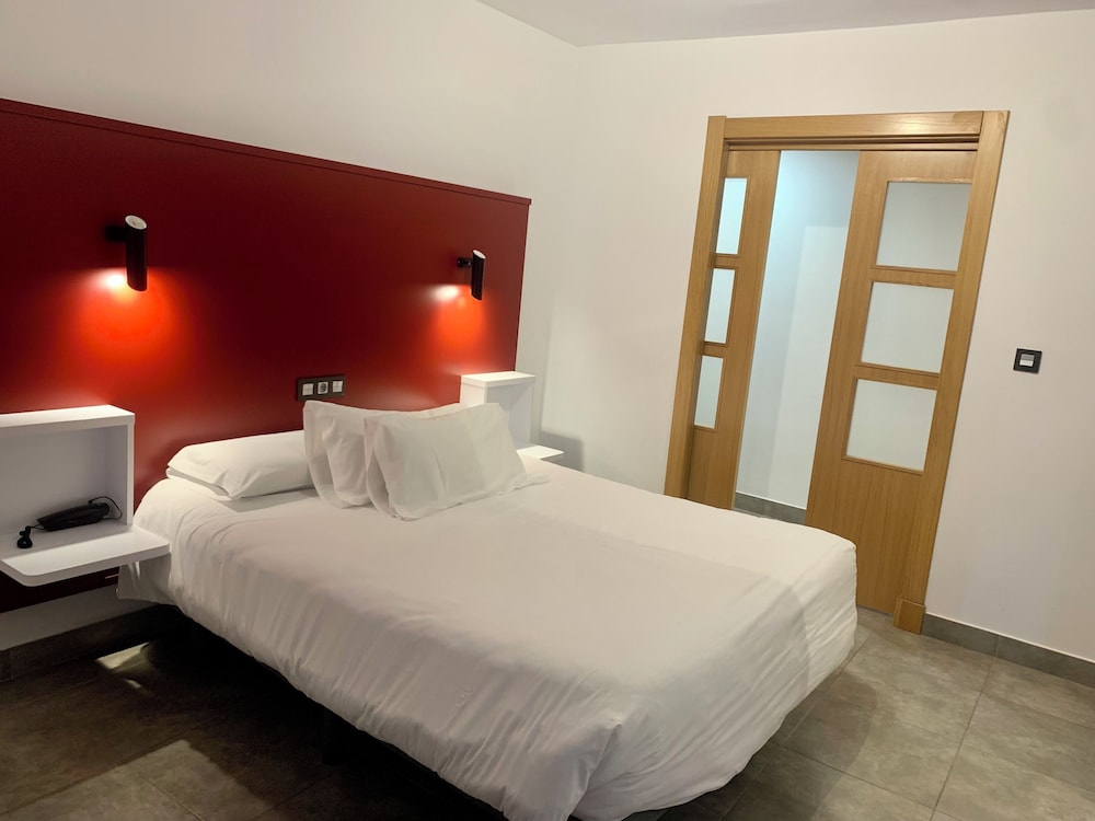 Hospedium Hotel Continental Mojácar — Hotel rooms in Mojacar, Andalusia