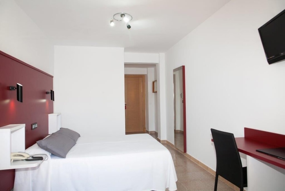 Hospedium Hotel Continental Mojácar — Hotel rooms in Mojacar, Andalusia