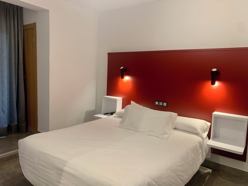 Hospedium Hotel Continental Mojácar — Hotel rooms in Mojacar, Andalusia