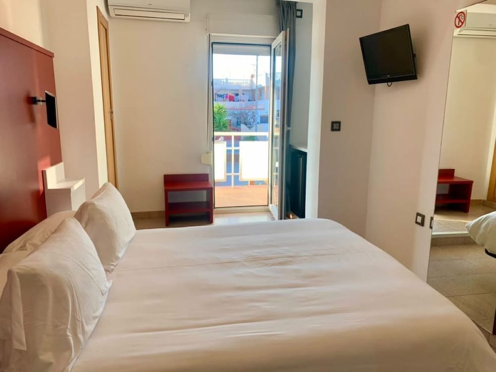 Hospedium Hotel Continental Mojácar — Hotel rooms in Mojacar, Andalusia