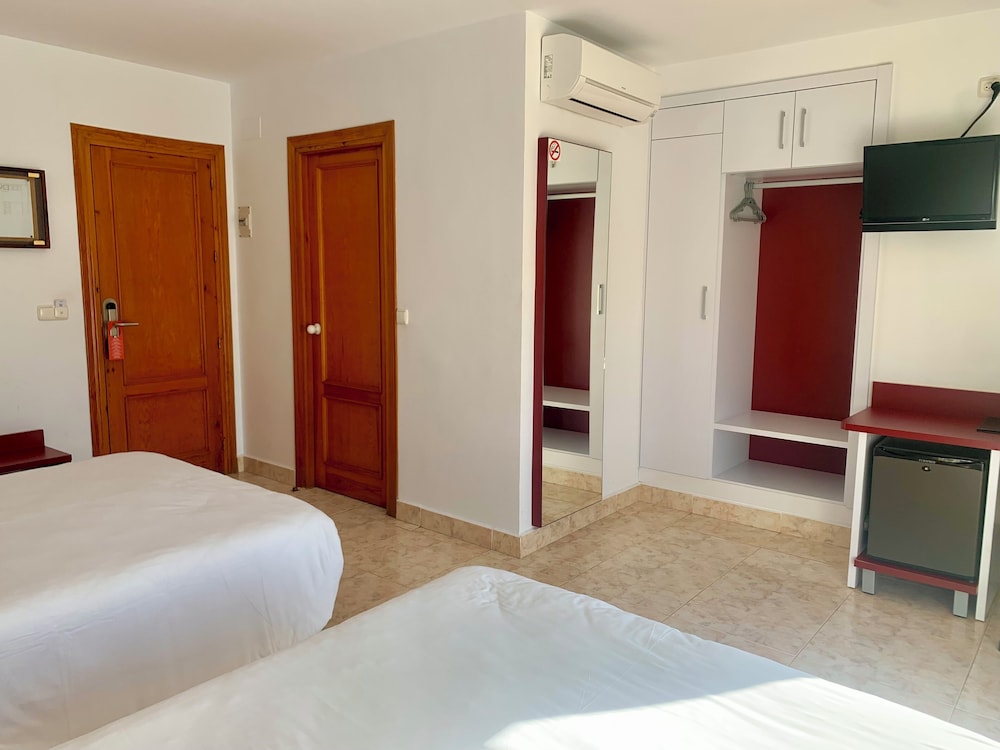 Hospedium Hotel Continental Mojácar — Hotel rooms in Mojacar, Andalusia