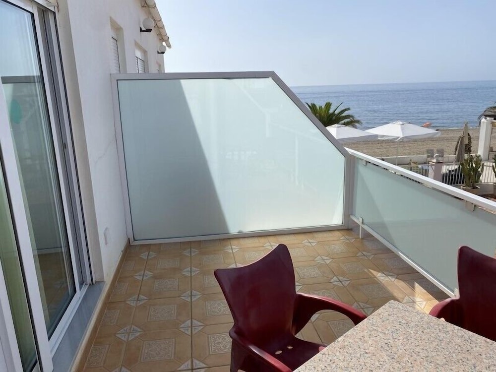 Hospedium Hotel Continental Mojácar — Hotel rooms in Mojacar, Andalusia