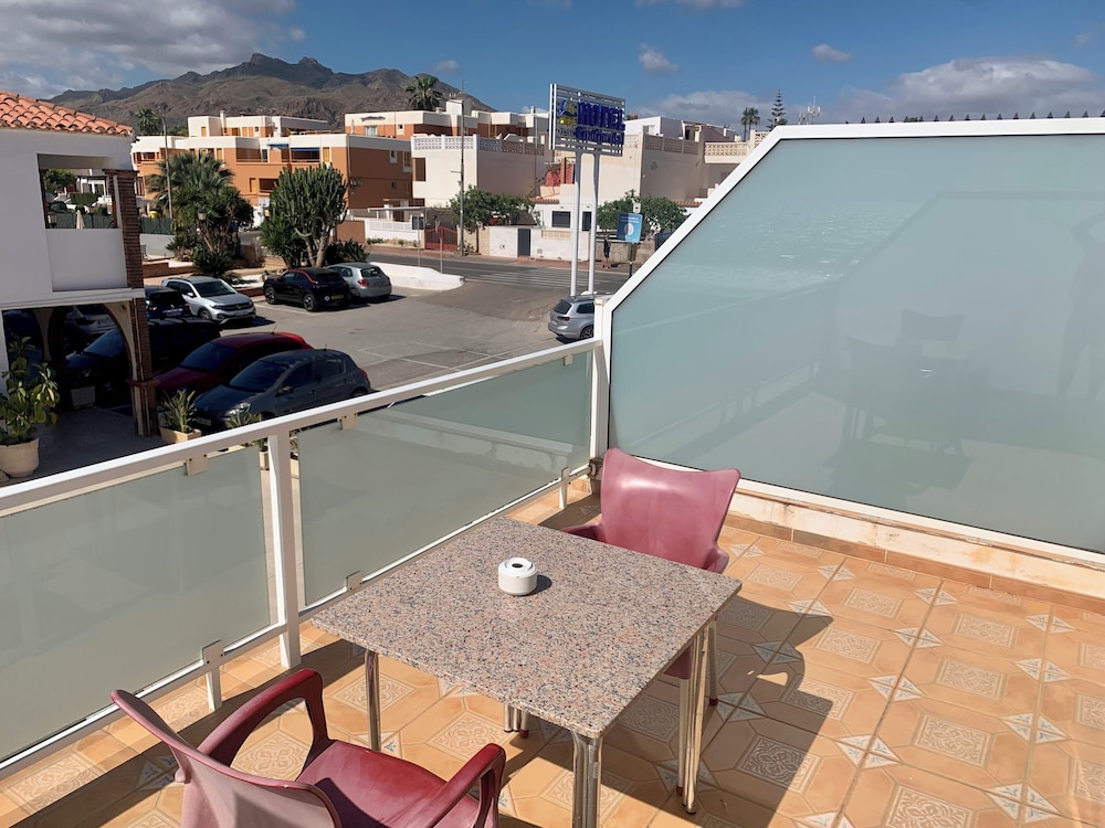Hospedium Hotel Continental Mojácar — Hotel rooms in Mojacar, Andalusia
