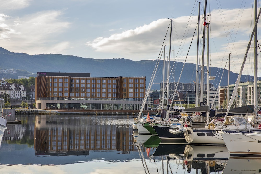 Moxy Bergen — Hotel building in Bergen, Hordaland