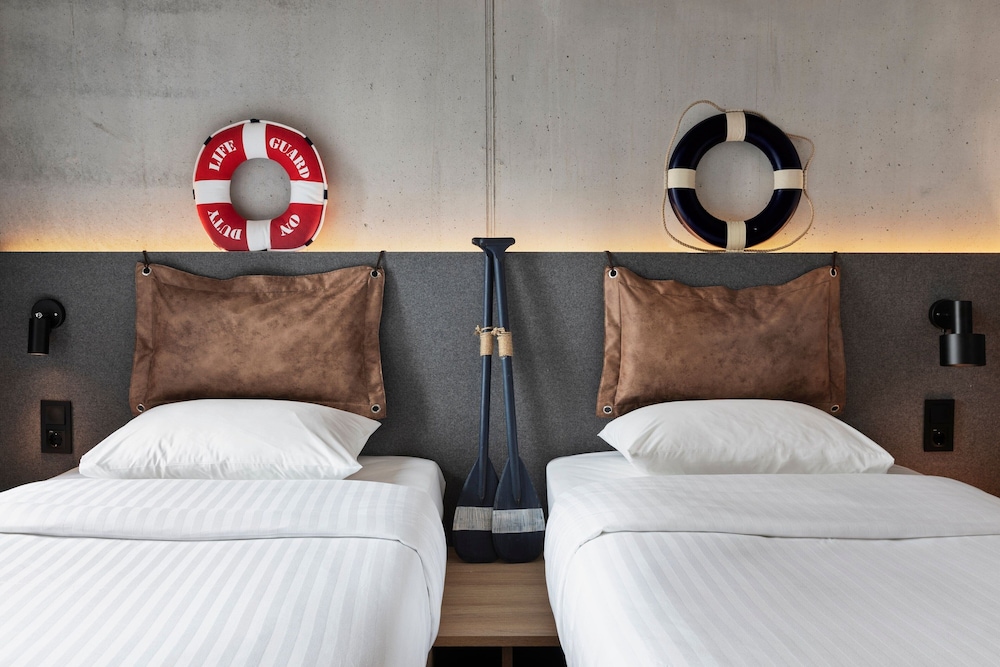 Moxy Bergen — Hotel rooms in Bergen, Hordaland