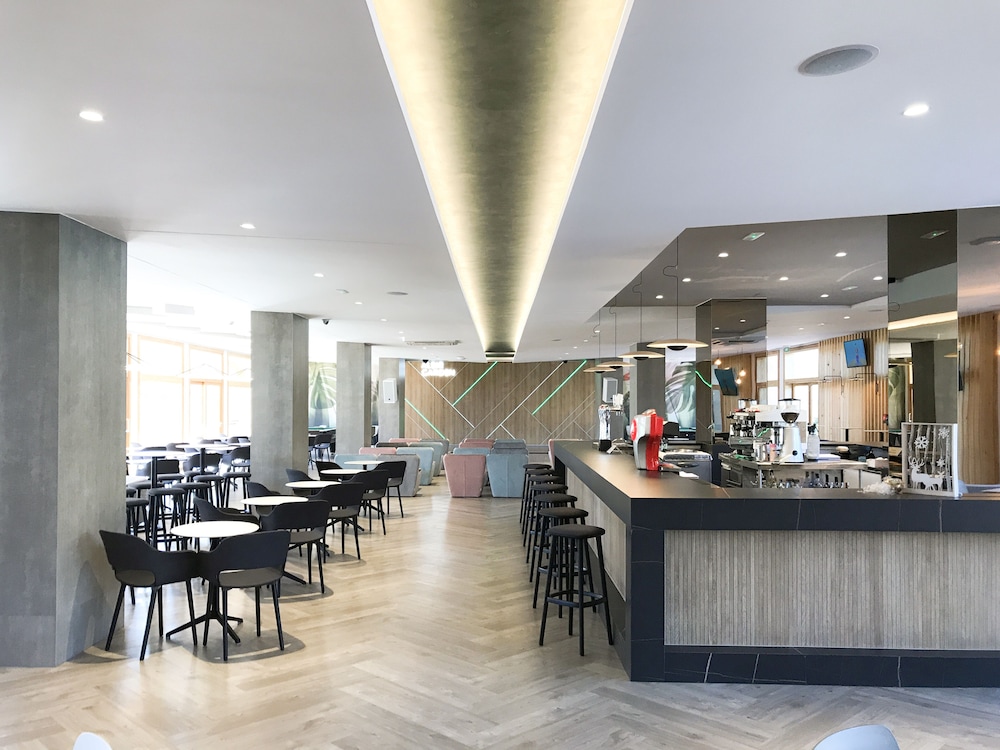 Albir Garden Resort — Restaurant & bars in L'Alfas del Pi, Valencian Community
