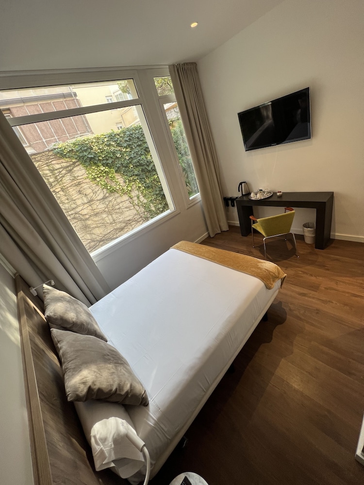 Vilana Hotel Boutique — Hotel rooms in Barcelona, Catalonia