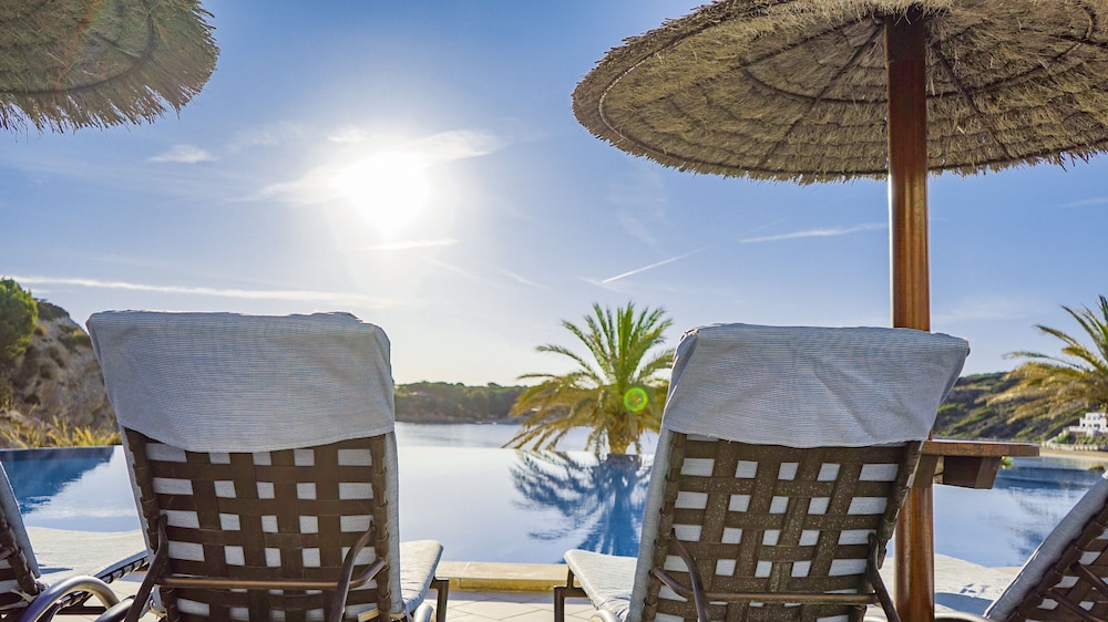 White Sands Beach Club — Swimming pool in Arenal d'en Castell, Balearic Islands