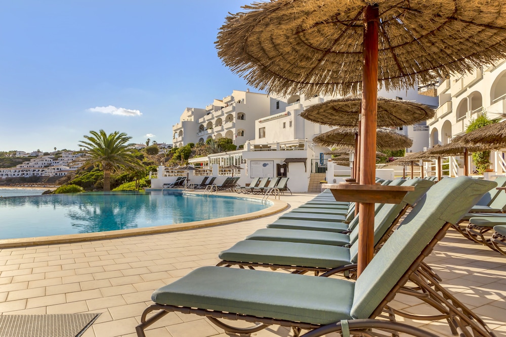 White Sands Beach Club — Swimming pool in Arenal d'en Castell, Balearic Islands