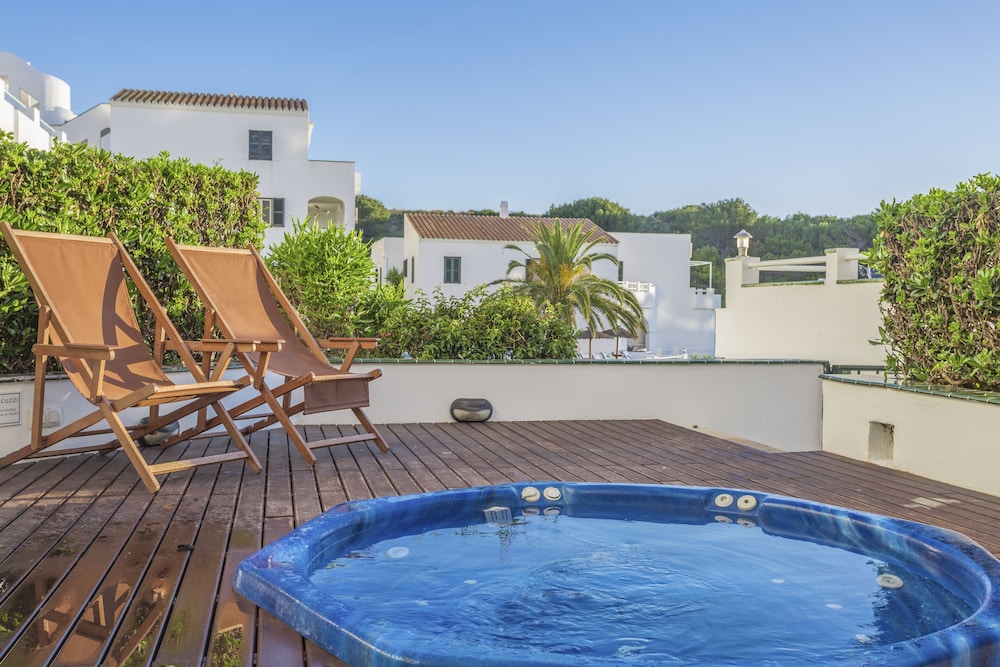 White Sands Beach Club — Spa in Arenal d'en Castell, Balearic Islands
