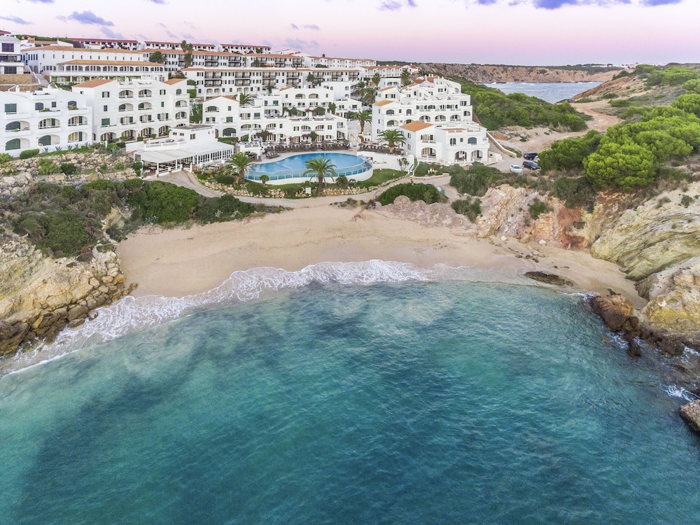 White Sands Beach Club — Beach in Arenal d'en Castell, Balearic Islands