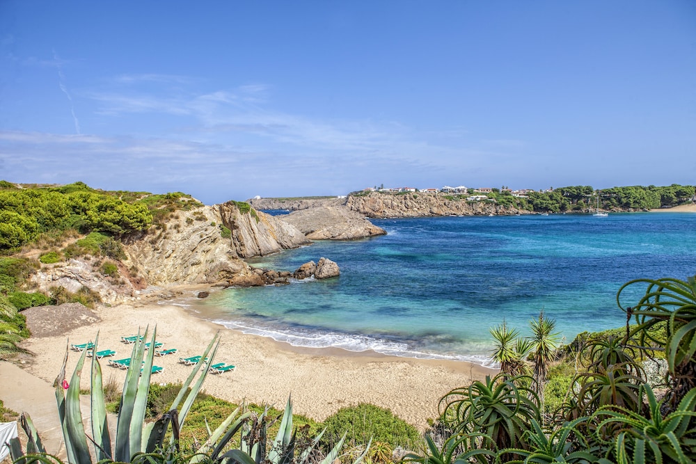 White Sands Beach Club — Beach in Arenal d'en Castell, Balearic Islands