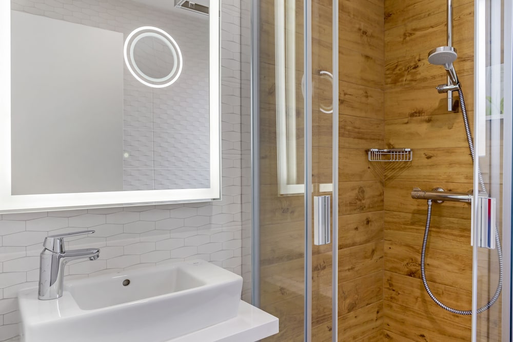 White Sands Beach Club — Hotel rooms in Arenal d'en Castell, Balearic Islands