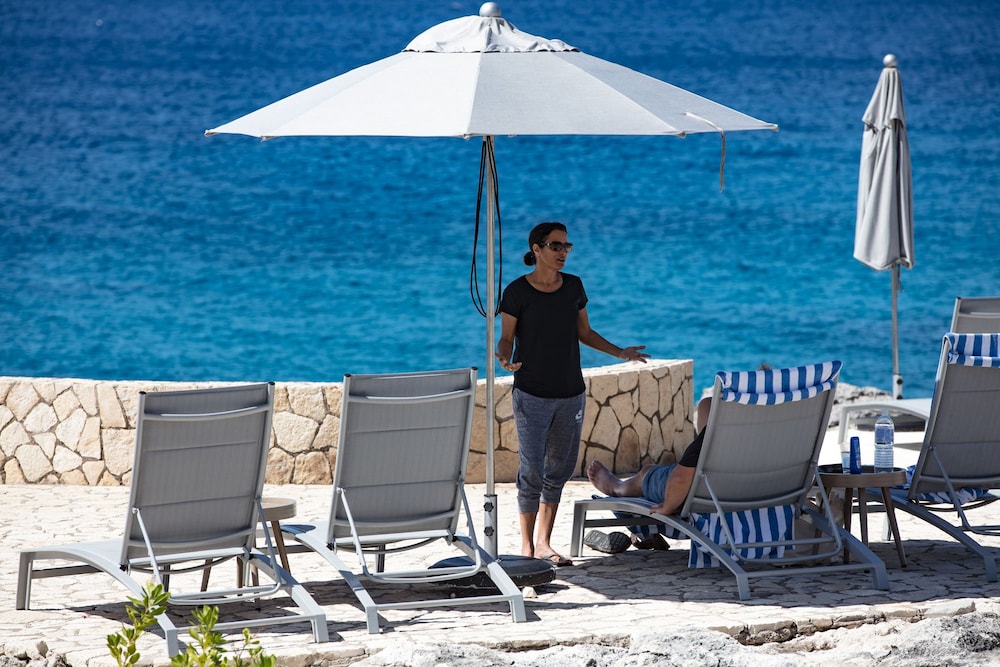 The Cliff Hotel — Beach in Negril