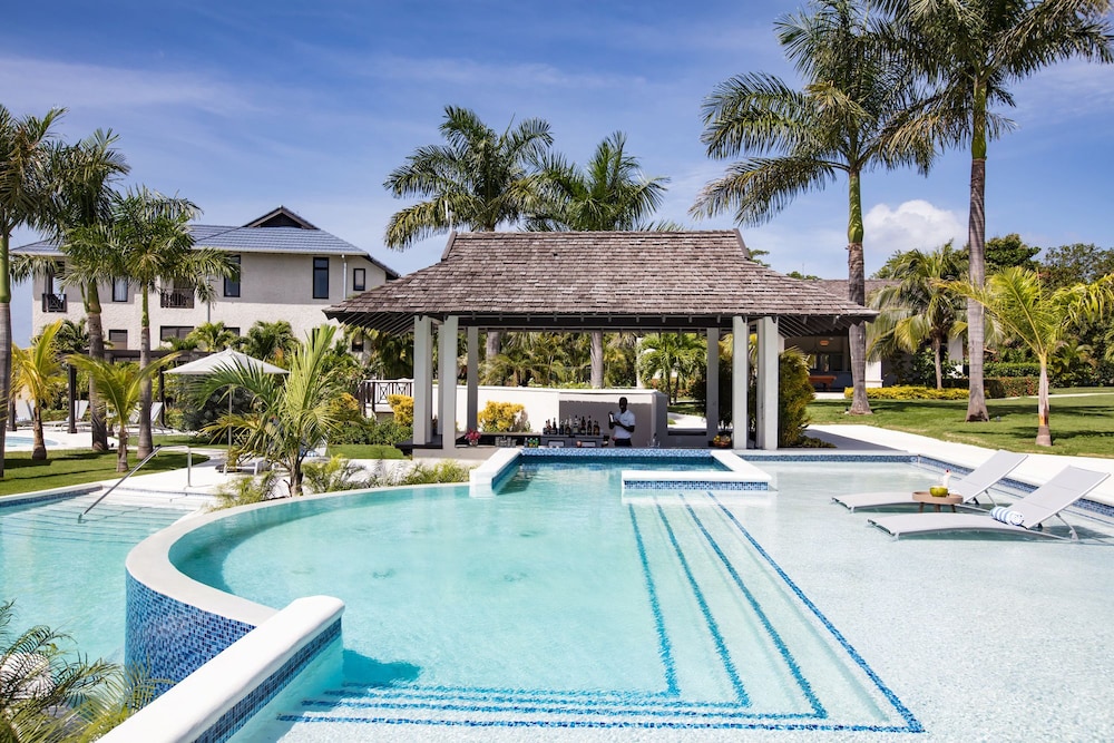 The Cliff Hotel — Swimming pool in Negril