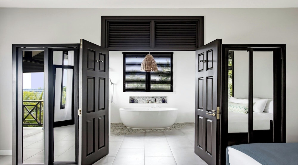 The Cliff Hotel — Hotel rooms in Negril