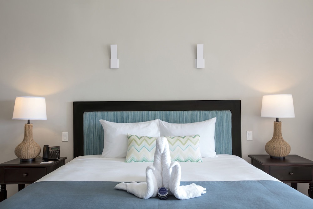 The Cliff Hotel — Hotel rooms in Negril