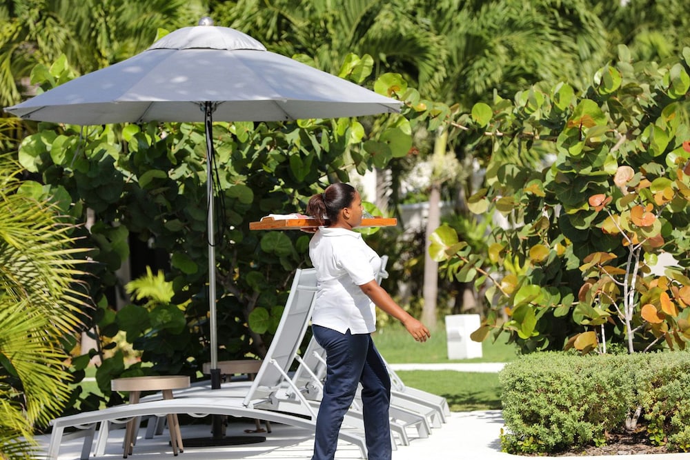The Cliff Hotel — Restaurant & bars in Negril