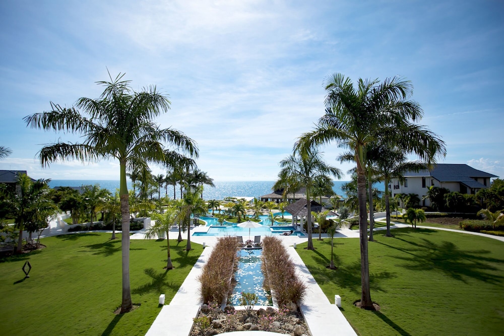 The Cliff Hotel — Swimming pool in Negril