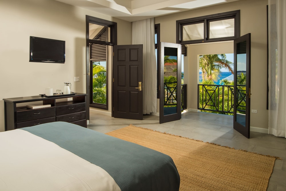 The Cliff Hotel — Hotel rooms in Negril