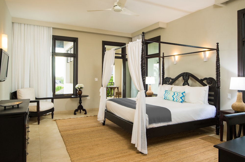 The Cliff Hotel — Hotel rooms in Negril