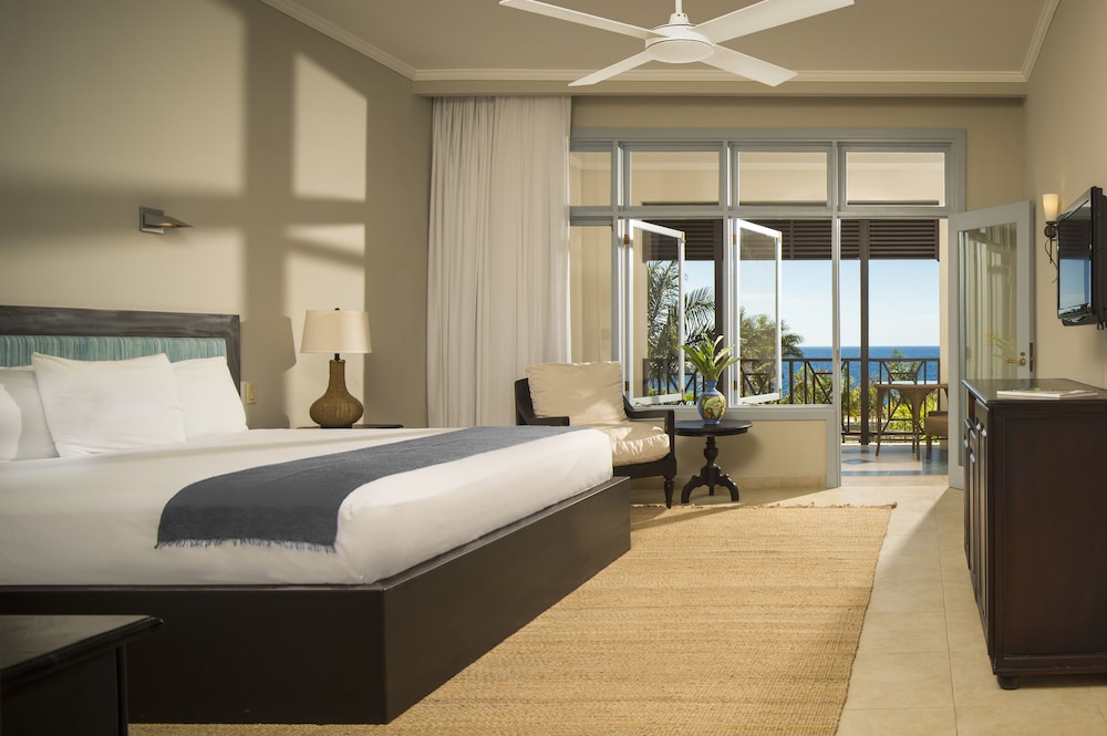 The Cliff Hotel — Hotel rooms in Negril