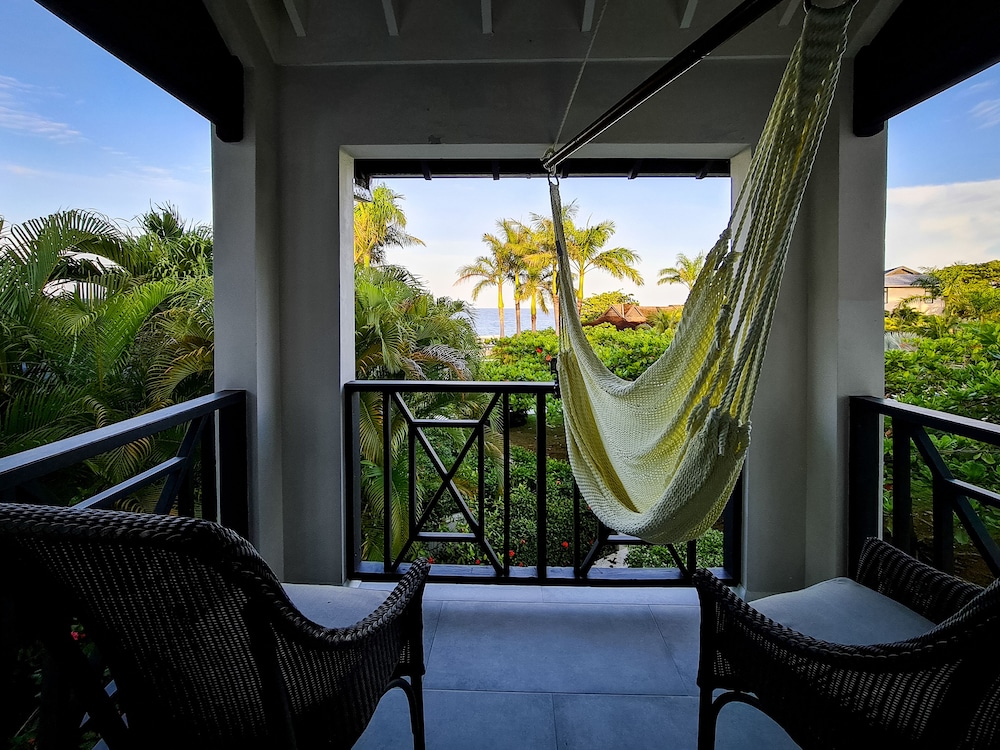 The Cliff Hotel — Hotel rooms in Negril