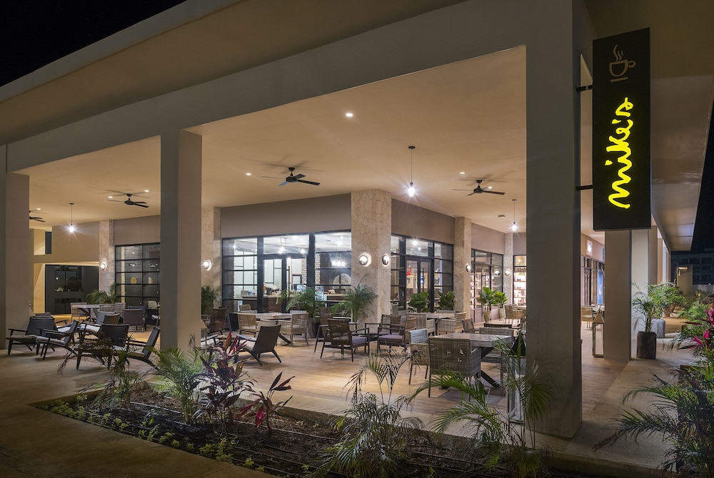Ocean Coral Spring - All Inclusive — Restaurant in Falmouth