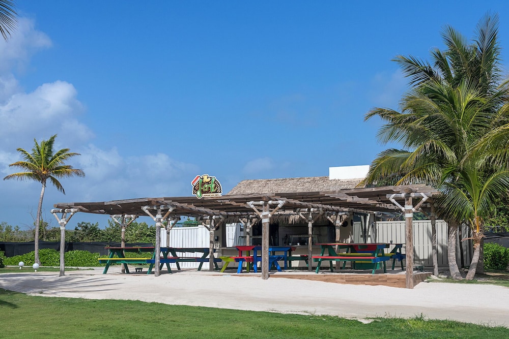Ocean Coral Spring - All Inclusive — Restaurant in Falmouth