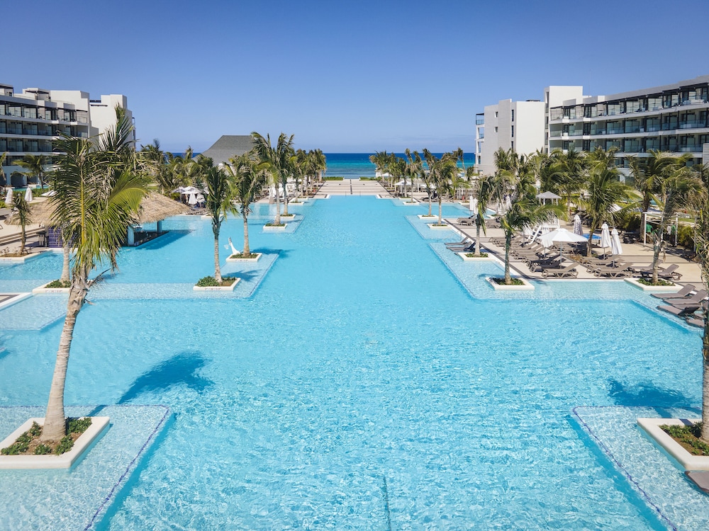 Ocean Eden Bay - Adults Only - All inclusive — Pool in Falmouth