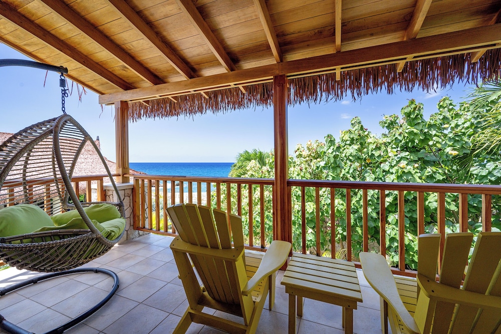 Ocean Cliff Hotel Negril Limited — Hotel rooms in Negril