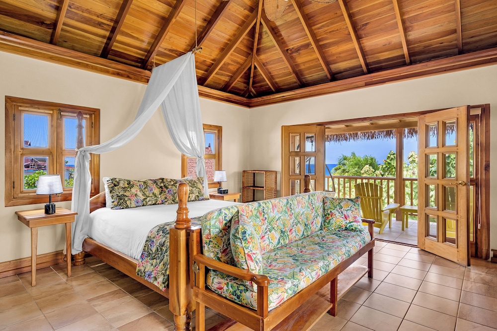 Ocean Cliff Hotel Negril Limited — Hotel rooms in Negril