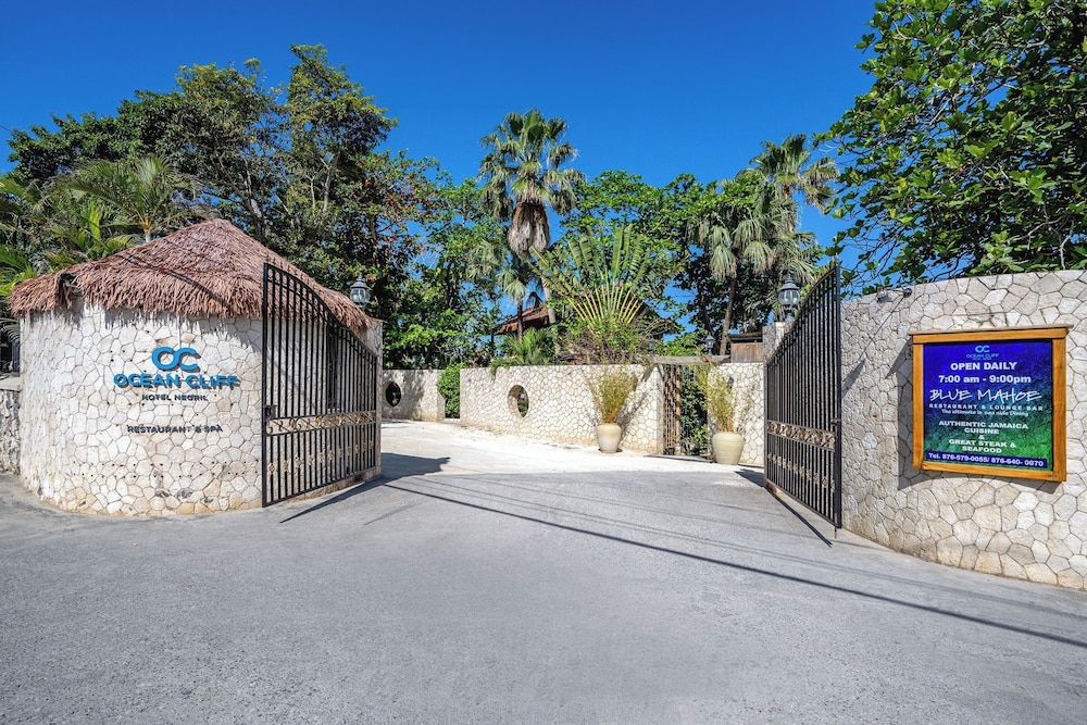 Ocean Cliff Hotel Negril Limited — Hotel building in Negril