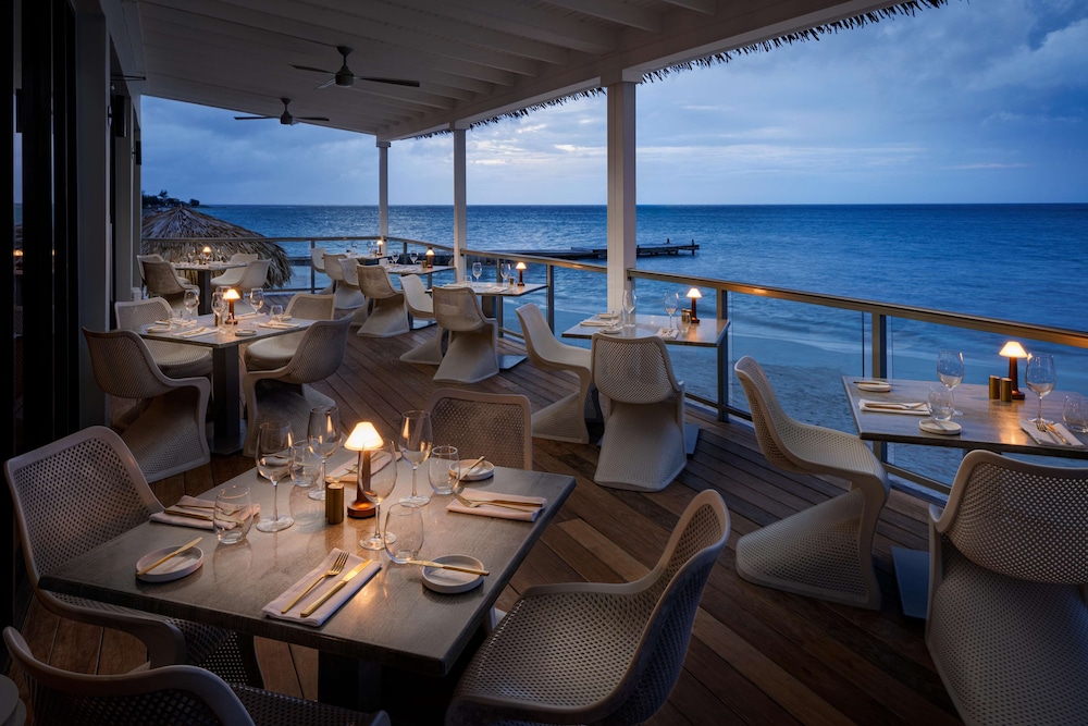Sandals Jamaica Montego Bay All Inclusive Adults Only — Restaurant & bars in Montego Bay