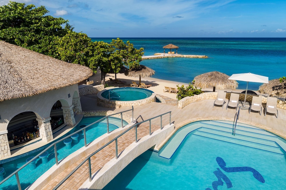 Sandals Jamaica Montego Bay All Inclusive Adults Only — Swimming pool in Montego Bay