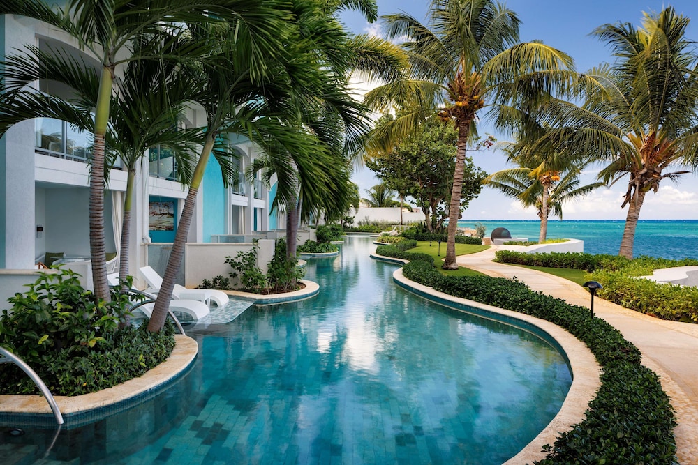Sandals Jamaica Montego Bay All Inclusive Adults Only — Swimming pool in Montego Bay